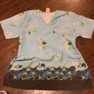 Scrubs vintage pattern scrubs top size medium